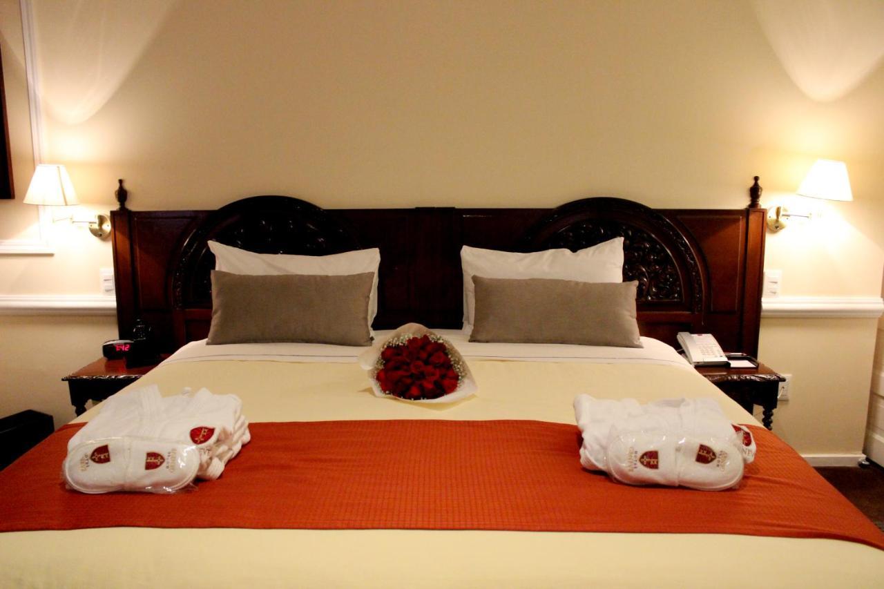 Hotel Geneve Cd De Mexico Exteriér fotografie A bedroom at the hotel